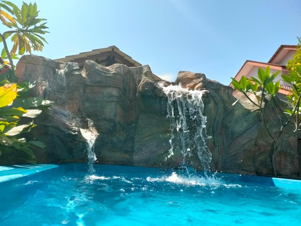 Roemahkoe Holidayhome Malacca Exteriör bild