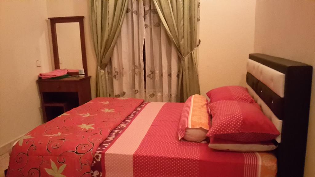 Roemahkoe Holidayhome Malacca Exteriör bild