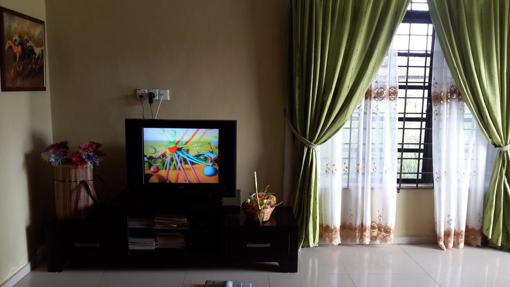 Roemahkoe Holidayhome Malacca Exteriör bild