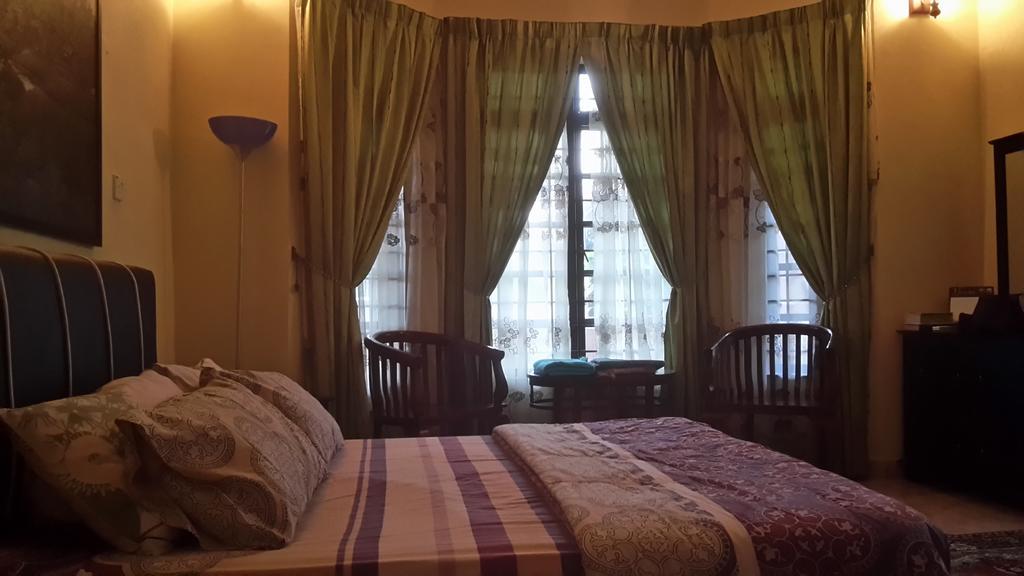 Roemahkoe Holidayhome Malacca Exteriör bild
