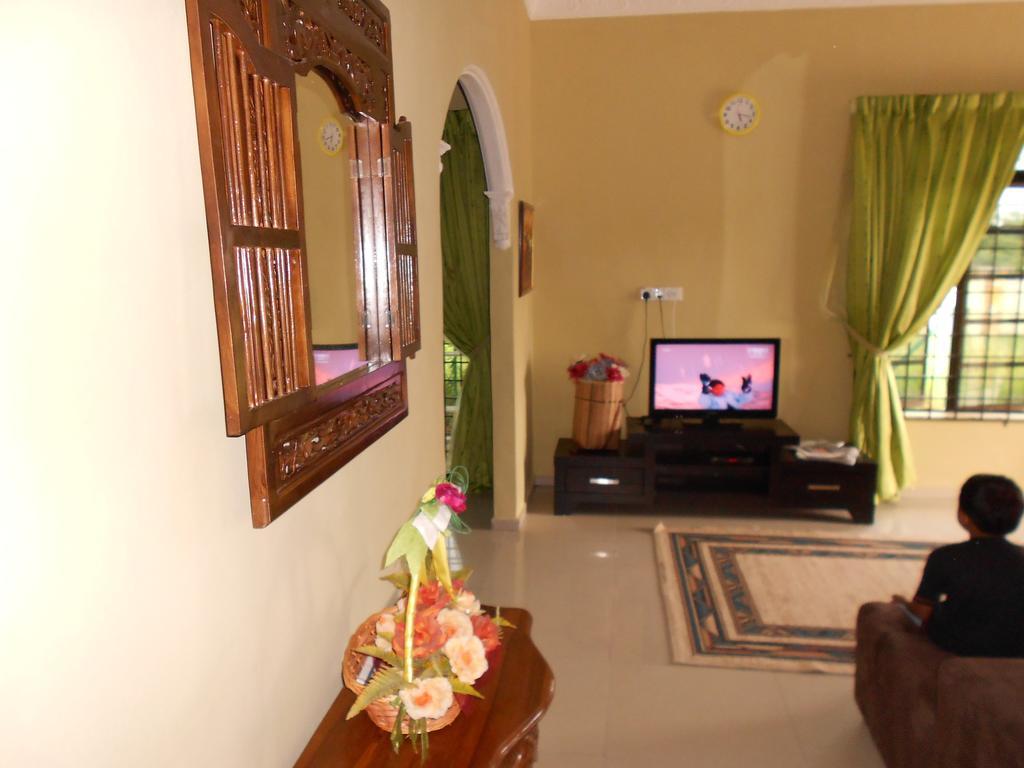 Roemahkoe Holidayhome Malacca Exteriör bild